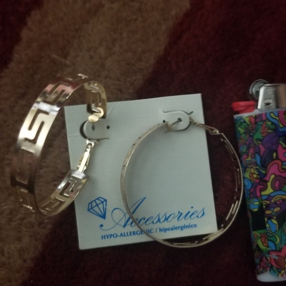 Hypo allergenic hoop earrings - Picture 4 of 4